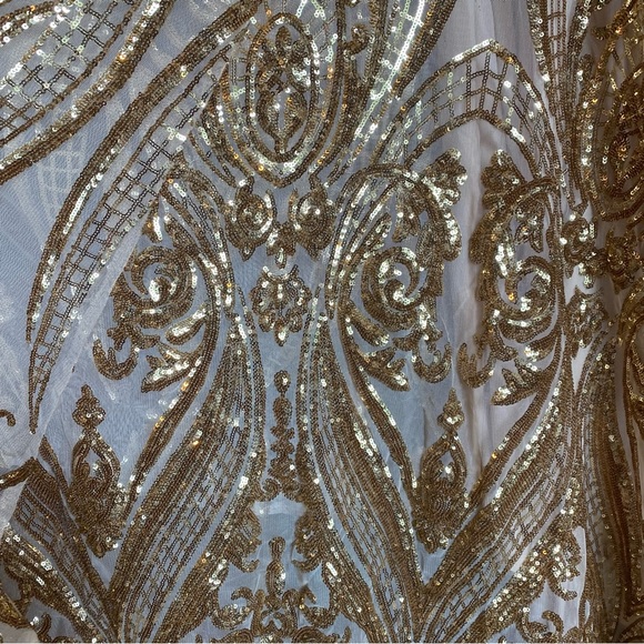 Gold sequence gown - Picture 5 of 10